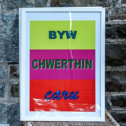 Byw Chwerthin Caru Poster