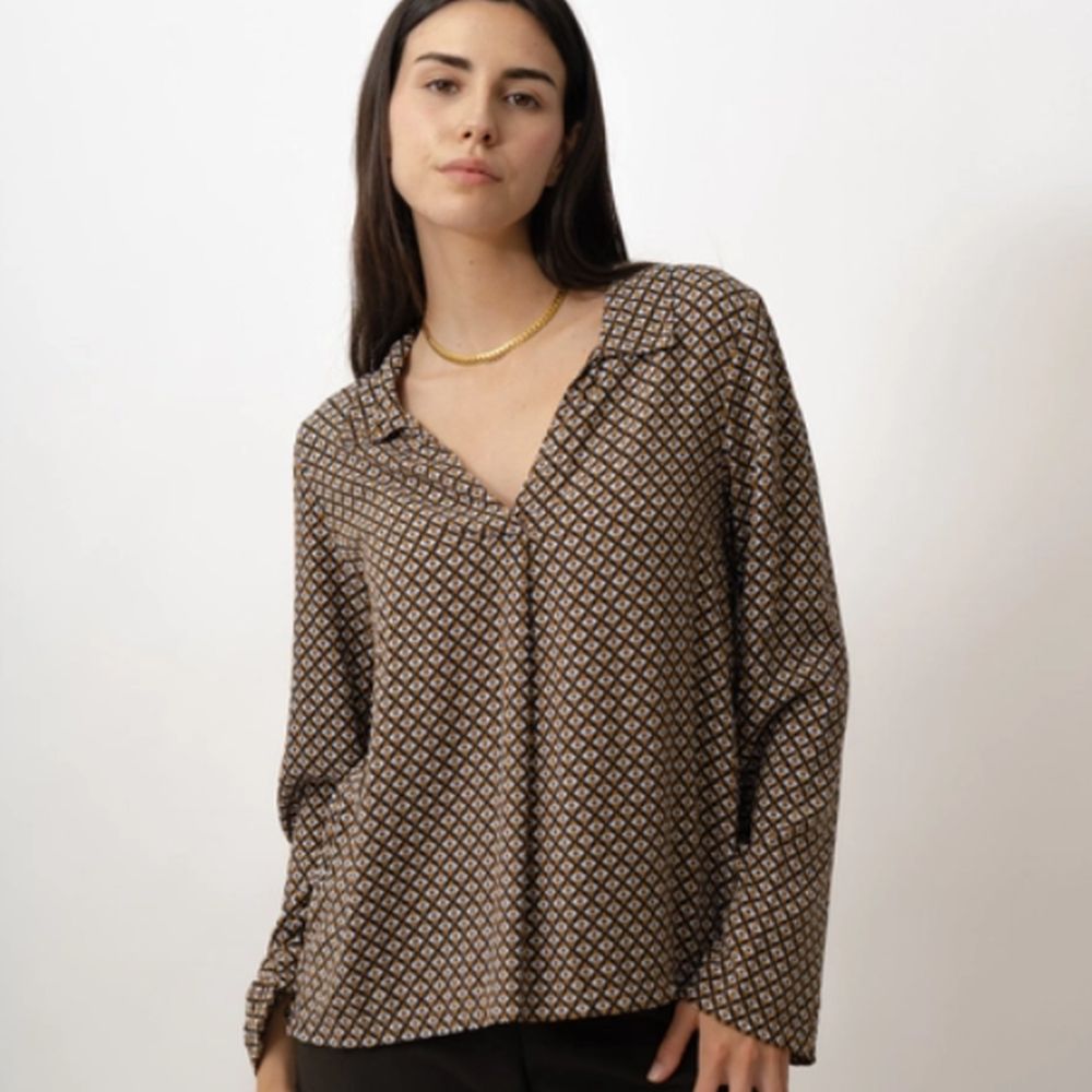 Tile Printed Blouse ~ Navy