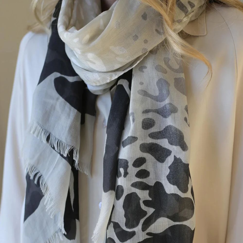Anifail Scarf